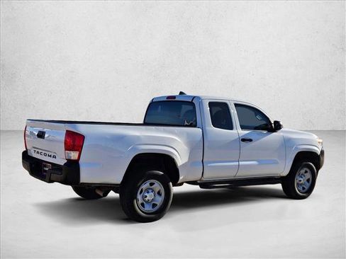 Used 2016 Toyota Tacoma SR image 5