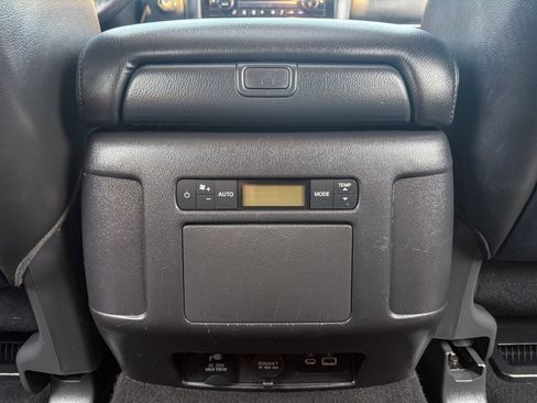 Used 2022 Nissan Armada SL RWD image 33