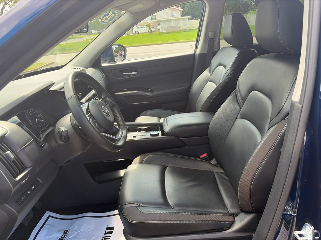 Used 2025 Nissan Pathfinder SL AWD/4WD image 22