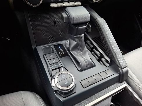 Certified 2025 Toyota Tacoma SR5 AWD/4WD image 14