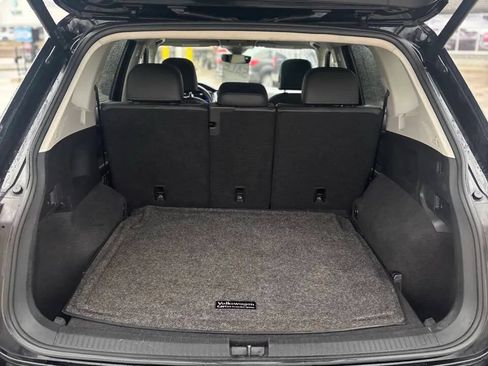 Used 2022 Volkswagen Tiguan SE w/ Panoramic Sunroof Package AWD/4WD image 21
