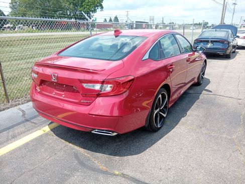 Used 2018 Honda Accord Sport image 3