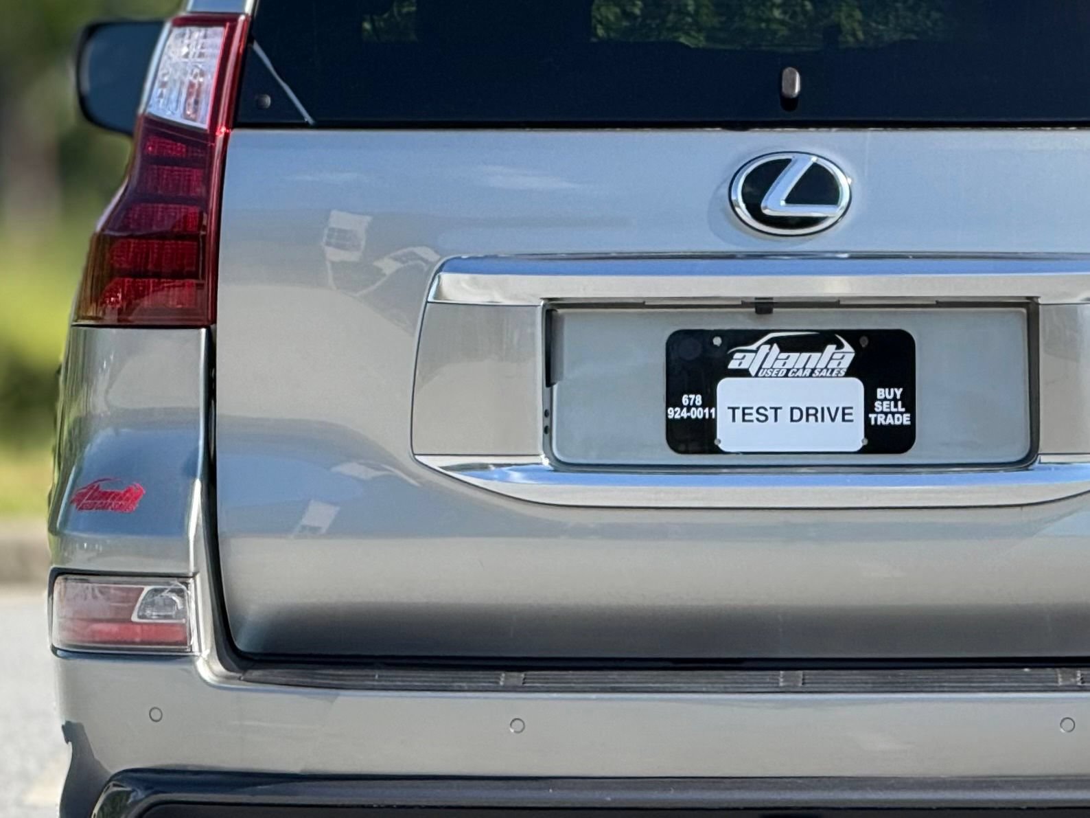 Used 2021 Lexus GX 460 Premium w/ Accessory Package AWD/4WD image 16