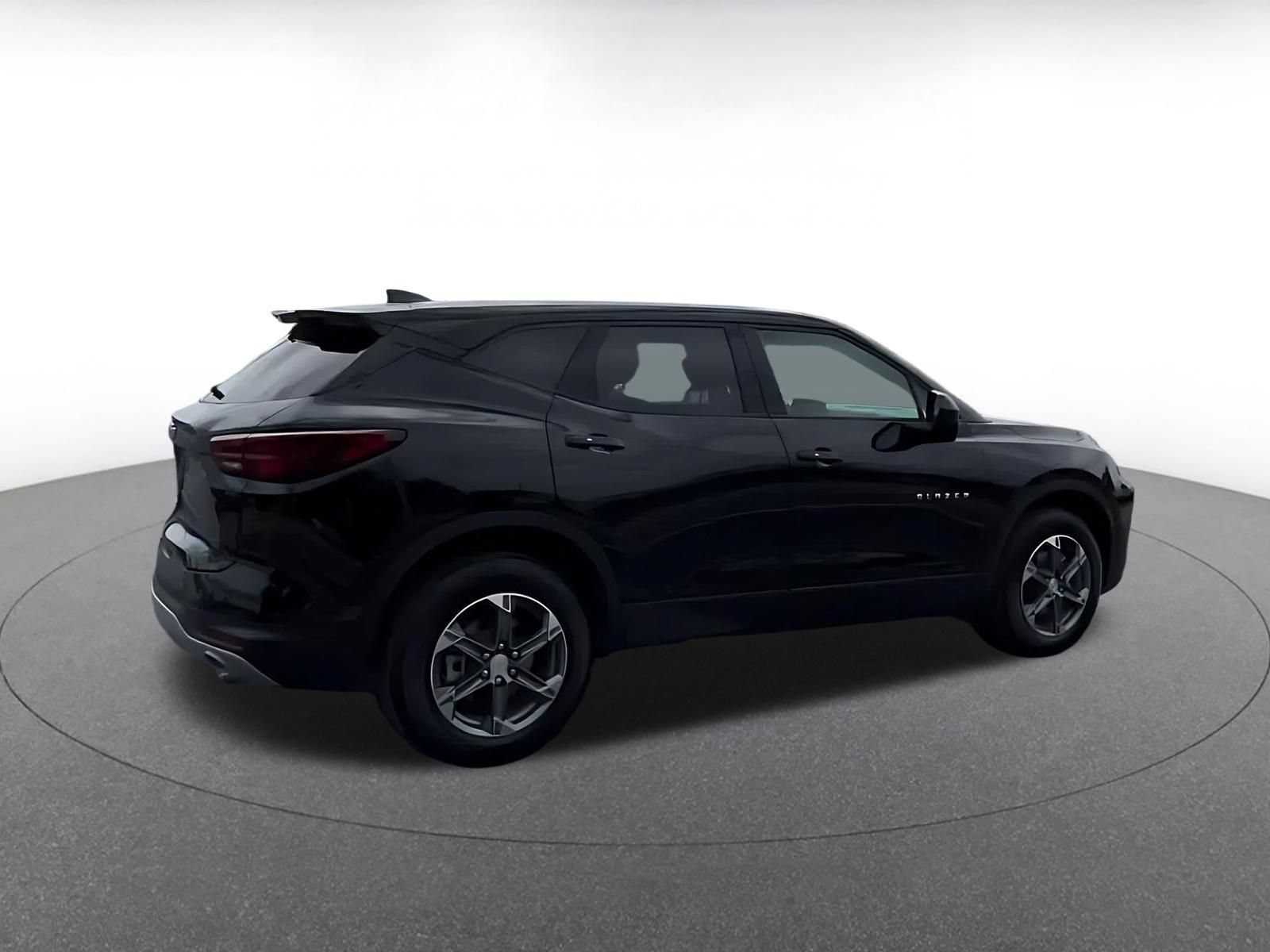 Used 2025 Chevrolet Blazer LT FWD image 14