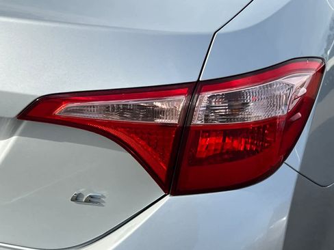 Used 2019 Toyota Corolla L image 16