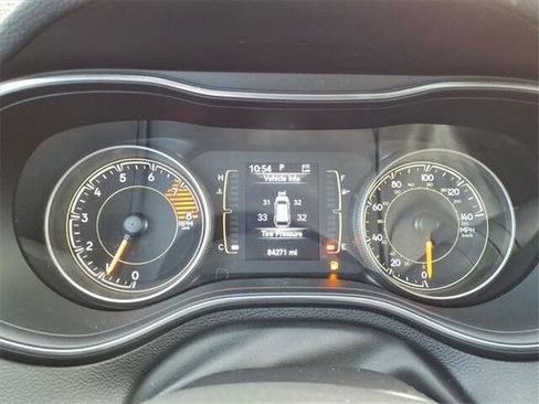 Certified 2020 Jeep Cherokee Latitude Lux w/ Quick Order Package 26H Lux image 25