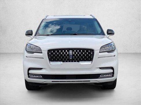 Used 2020 Lincoln Aviator Grand Touring w/ Elements Package Plus AWD/4WD image 2
