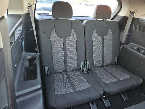 Used 2025 Kia Sorento LX image 20