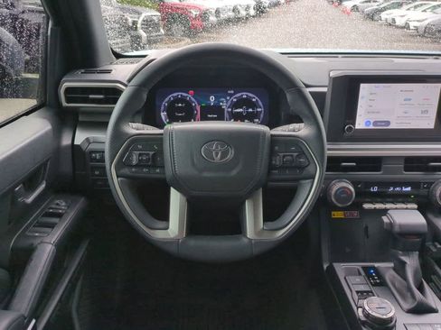 Used 2025 Toyota 4Runner TRD Off-Road AWD/4WD image 15