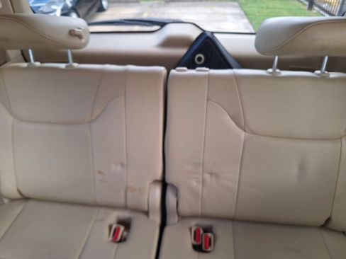 Used 2021 Lexus LX 570 4WD w/ Luxury Package image 27