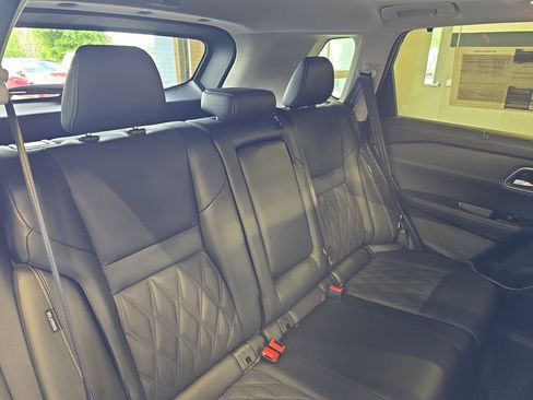 Used 2024 Nissan Rogue Platinum w/ Platinum Premium Package FWD image 13