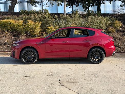 Used 2020 Maserati Levante S GranSport image 6