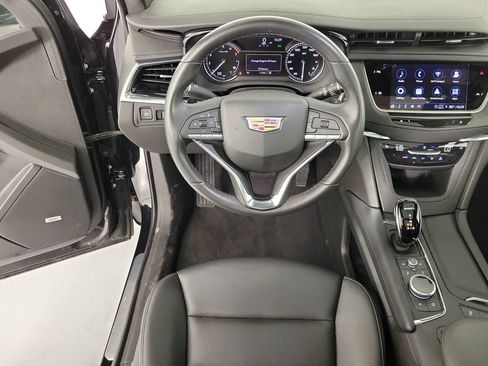 Certified 2024 Cadillac XT6 Luxury AWD/4WD image 18