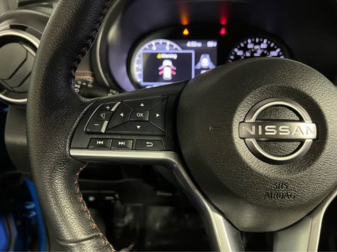 Used 2023 Nissan Kicks SR w/ Interior Electronics Package FWD image 17