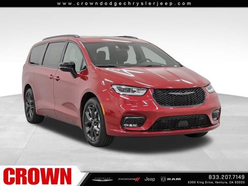 New 2026 Chrysler Pacifica Select FWD image 3