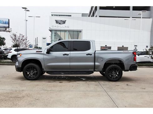 Used 2024 Chevrolet Silverado 1500 LT Trail Boss w/ Convenience Package II AWD/4WD image 3