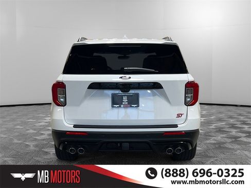 Used 2023 Ford Explorer ST w/ Technology Package image 4