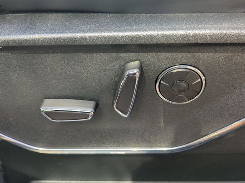 Certified 2022 Ford F150 Platinum w/ Equipment Group 701A High AWD/4WD image 30