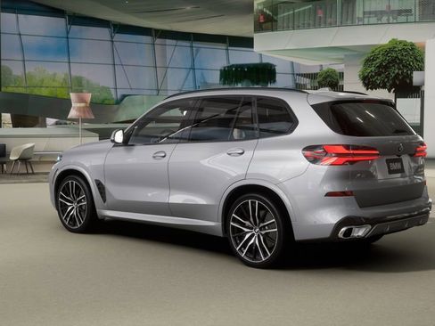 Used 2026 BMW X5 sDrive40i w/ M Sport Package RWD image 28