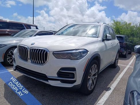 Used 2022 BMW X5 sDrive40i w/ Luxury Seating Package RWD image 3