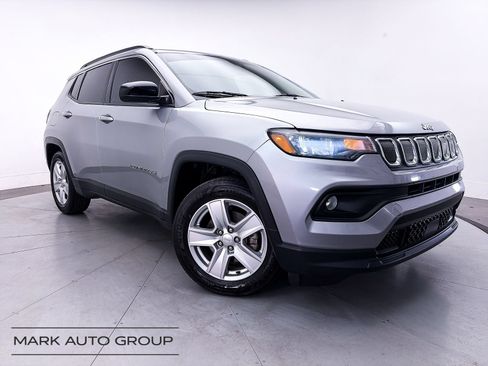 Used 2022 Jeep Compass Latitude FWD image 1