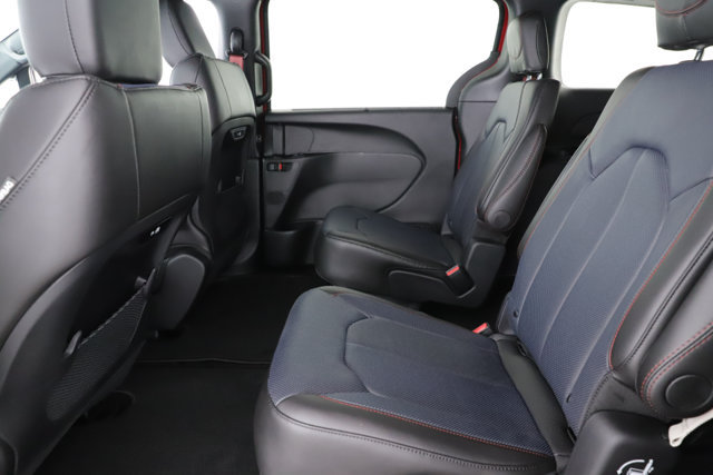 New 2027 Chrysler Pacifica Select FWD image 27
