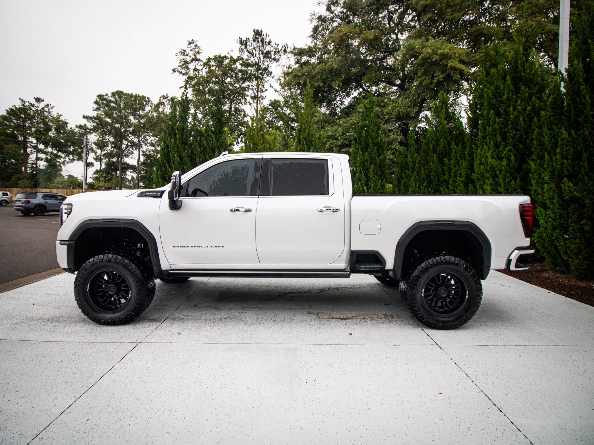 Used 2024 GMC Sierra 2500 Denali Ultimate AWD/4WD image 7