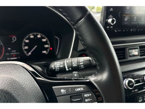 Certified 2025 Honda Pilot EX-L image 40