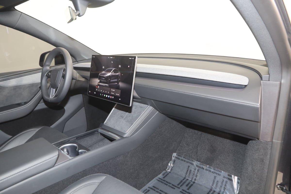 Used 2026 Tesla Model Y AWD image 40