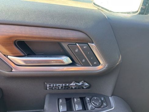 New 2026 Chevrolet Silverado 1500 High Country AWD/4WD image 16
