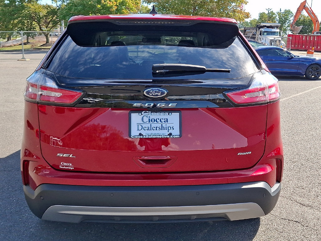 Used 2024 Ford Edge SEL w/ Convenience Package AWD/4WD image 8