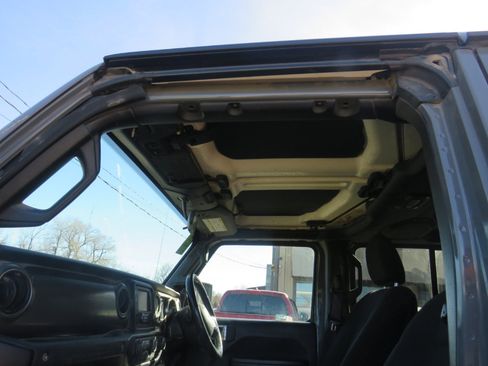 Used 2021 Jeep Wrangler Unlimited Sport w/ Cold Weather Group image 8