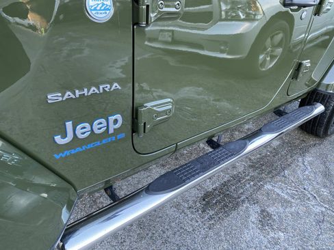 Used 2024 Jeep Wrangler Sahara w/ Technology Group image 12