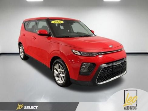 Used 2021 Kia Soul S FWD image 2