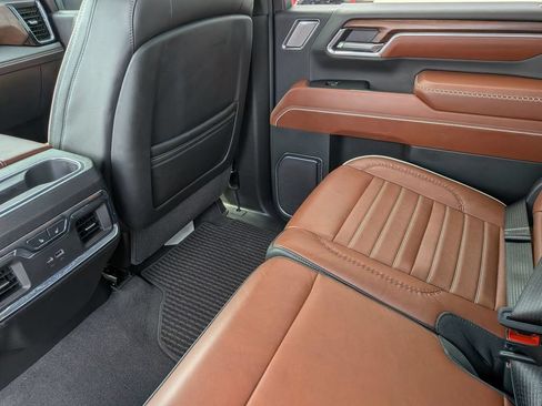 Used 2025 GMC Sierra 2500 Denali Ultimate w/ Max Trailering Package AWD/4WD image 36