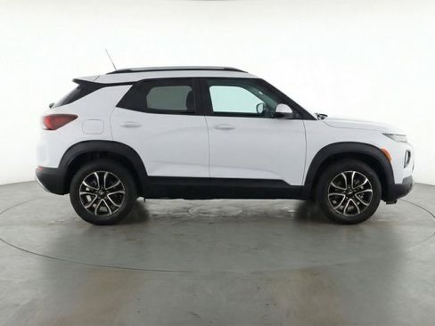 Used 2024 Chevrolet TrailBlazer LT w/ LT Cold Weather Package image 10