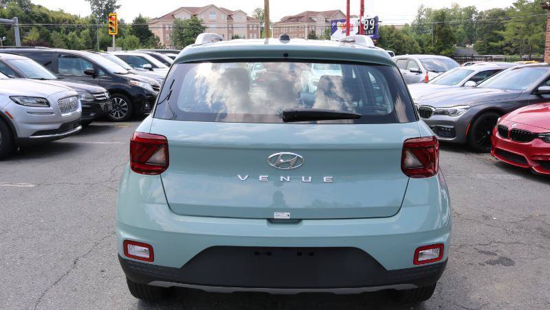 Used 2025 Hyundai Venue Limited FWD image 6