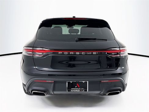 Used 2025 Porsche Macan image 10