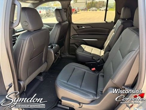 New 2026 Chevrolet Traverse LT w/ LPO, Floor Liner Package AWD/4WD image 14