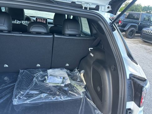 New 2025 Jeep Compass Latitude w/ Sun & Sound Group image 30