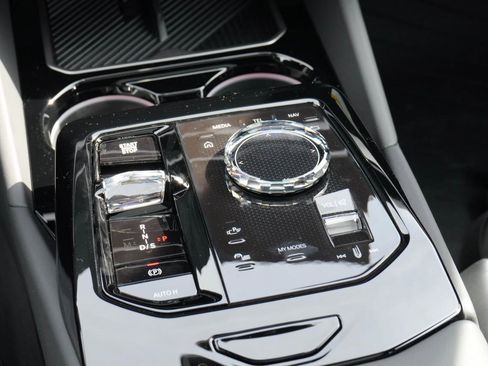 New 2026 BMW 550e xDrive w/ Executive Package image 6