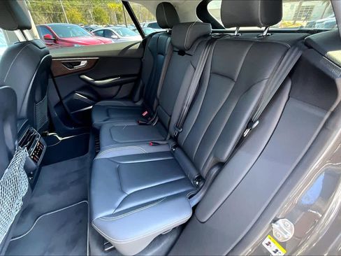 Used 2019 Audi Q8 Premium Plus image 20