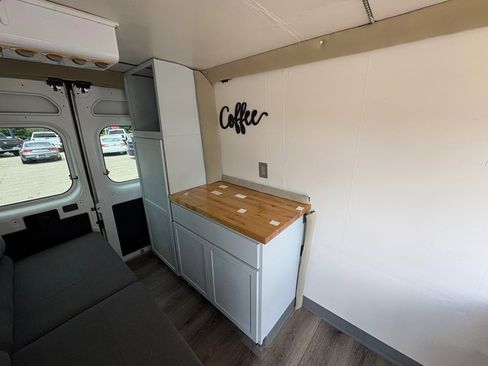 Used 2024 RAM ProMaster 3500 w/ Convenience Group FWD image 11