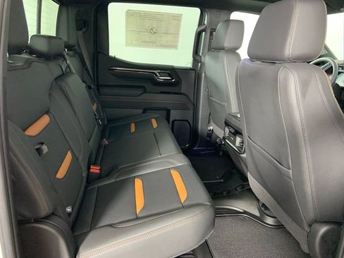 Used 2025 GMC Sierra 1500 AT4 w/ Technology Package AWD/4WD image 22