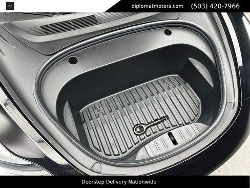 Used 2023 Tesla Model 3 Performance image 39