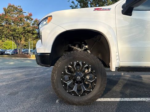 Used 2025 Chevrolet Silverado 1500 LT Trail Boss w/ Convenience Package II AWD/4WD image 12