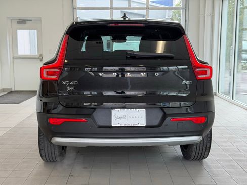 Certified 2025 Volvo XC40 B5 Core w/ Protection Package Premier AWD/4WD image 7