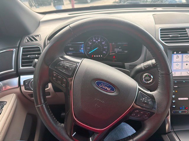 Used 2019 Ford Explorer Limited w/ Class III Trailer Tow Package FWD image 17