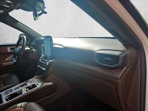 Used 2021 Ford Explorer King Ranch w/ Premium Technology Package RWD image 19
