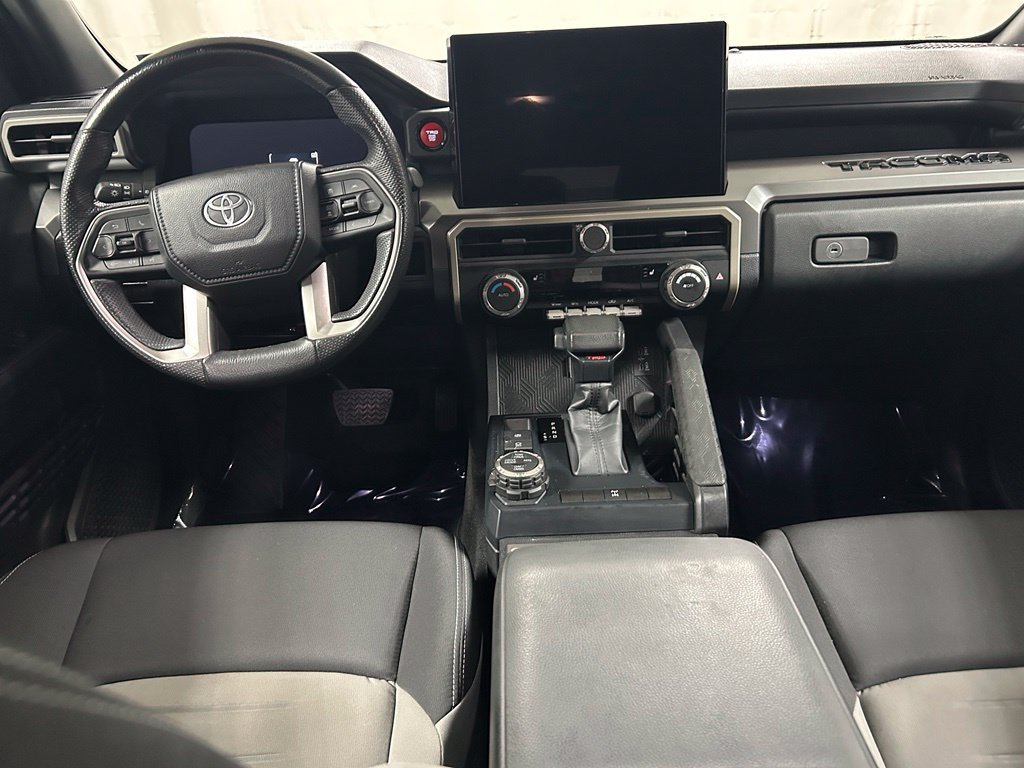 Used 2024 Toyota Tacoma TRD Off-Road AWD/4WD image 15